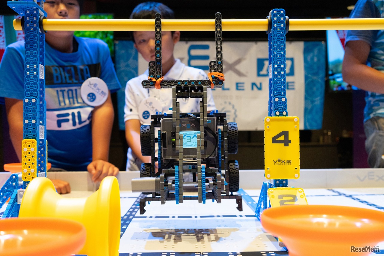 VEXロボティクスの競技大会（イメージ）