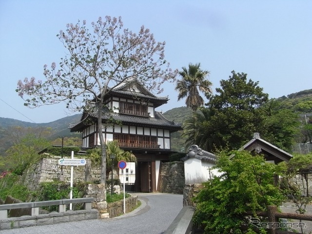 対馬市、金石城二階の櫓門　(AC)