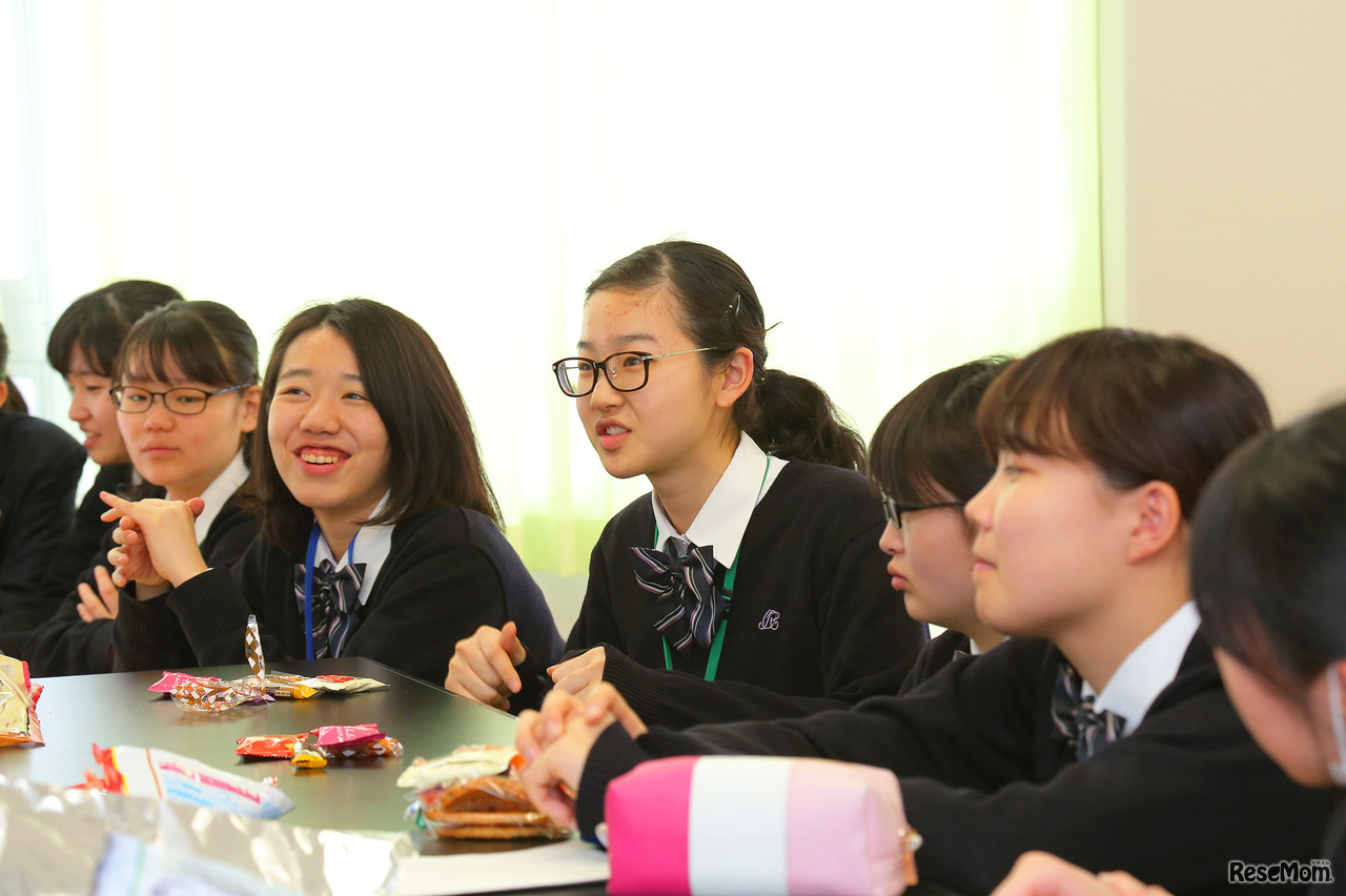 大妻嵐山中学校・高等学校「OREEP」反省会のようす