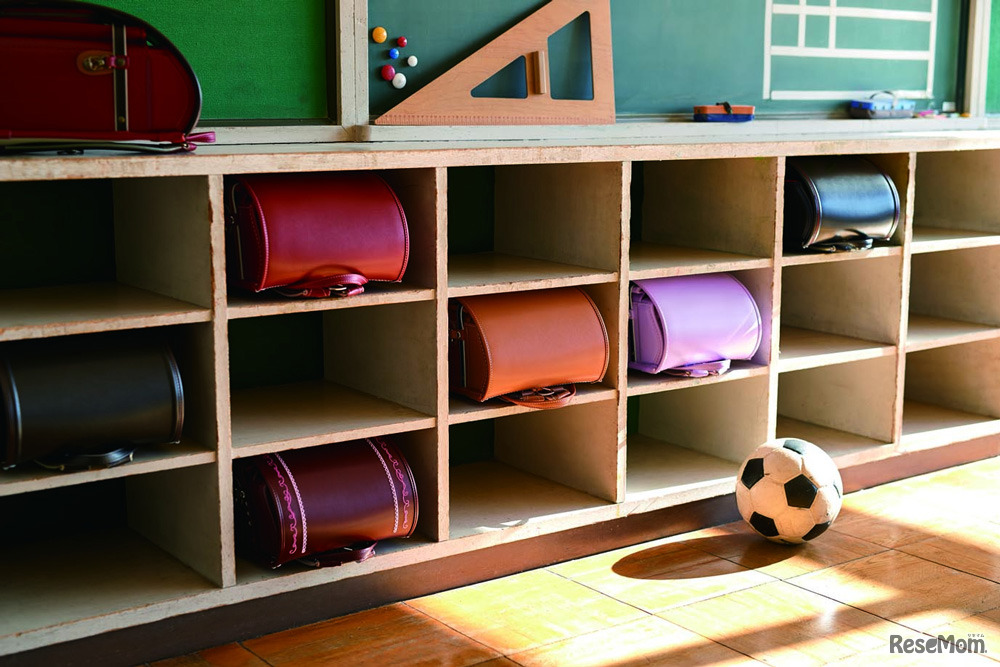 「でるたキャッチ」機能採用モデル　価格： 68,000円（本体価格）+税 ～ 85,000円（本体価格）＋税／展開：5型 計16色