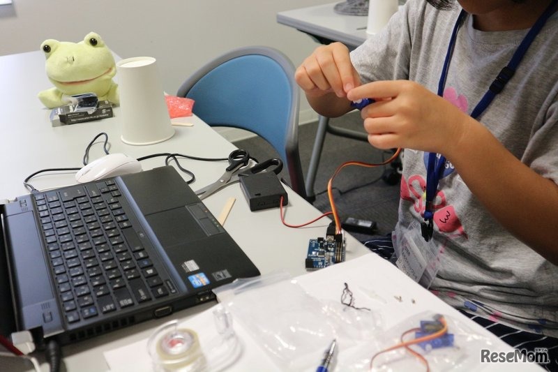 プログラミングで動くぬいぐるみを制作