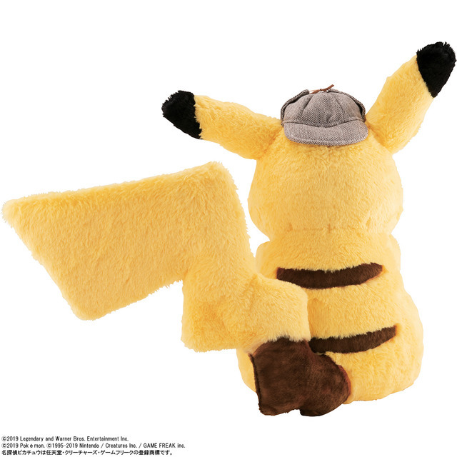 「LIFE SIZE DOLL 名探偵ピカチュウ」21,780円 (税込）（C）2019 Legendary and Warner Bros. Entertainment Inc.（C）2019 Pokemon. （C）1995-2019 Nintendo / Creatures Inc. / GAME FREAK inc.名探偵ピカチュウは任天堂・クリーチャーズ・ゲームフリークの登録商標です。