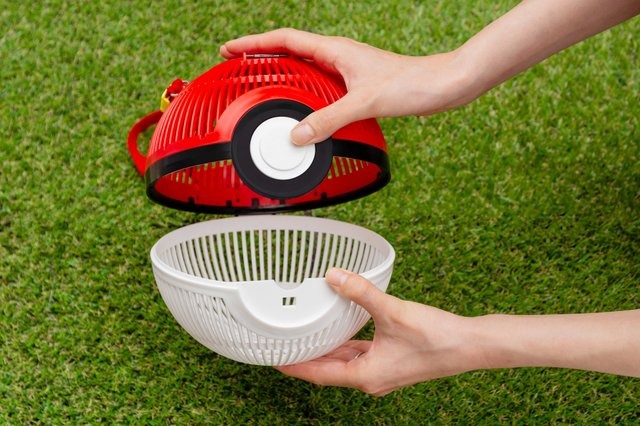 『ポケモン』の「モンスターボール」が虫カゴになって登場─君もこの夏、「むしとりしょうねん」になってみない？