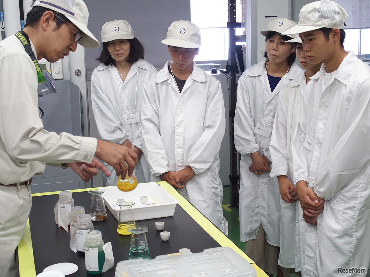 貴金属分析の見学