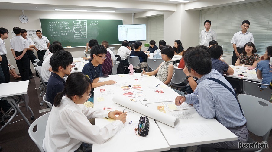 ワークショップや分科会などを通して、公正で持続可能な社会への「変革」に向けて意見交換を行う