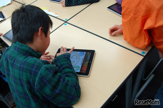 Yahoo!きっず「iPad で日本を元気にする絵をかこう！」。iPadを使ったワークショップが多く見られた