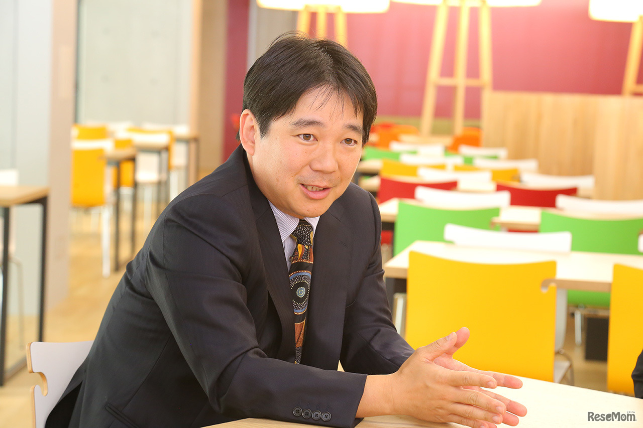 ドルトン東京学園の風間健志先生（理科）