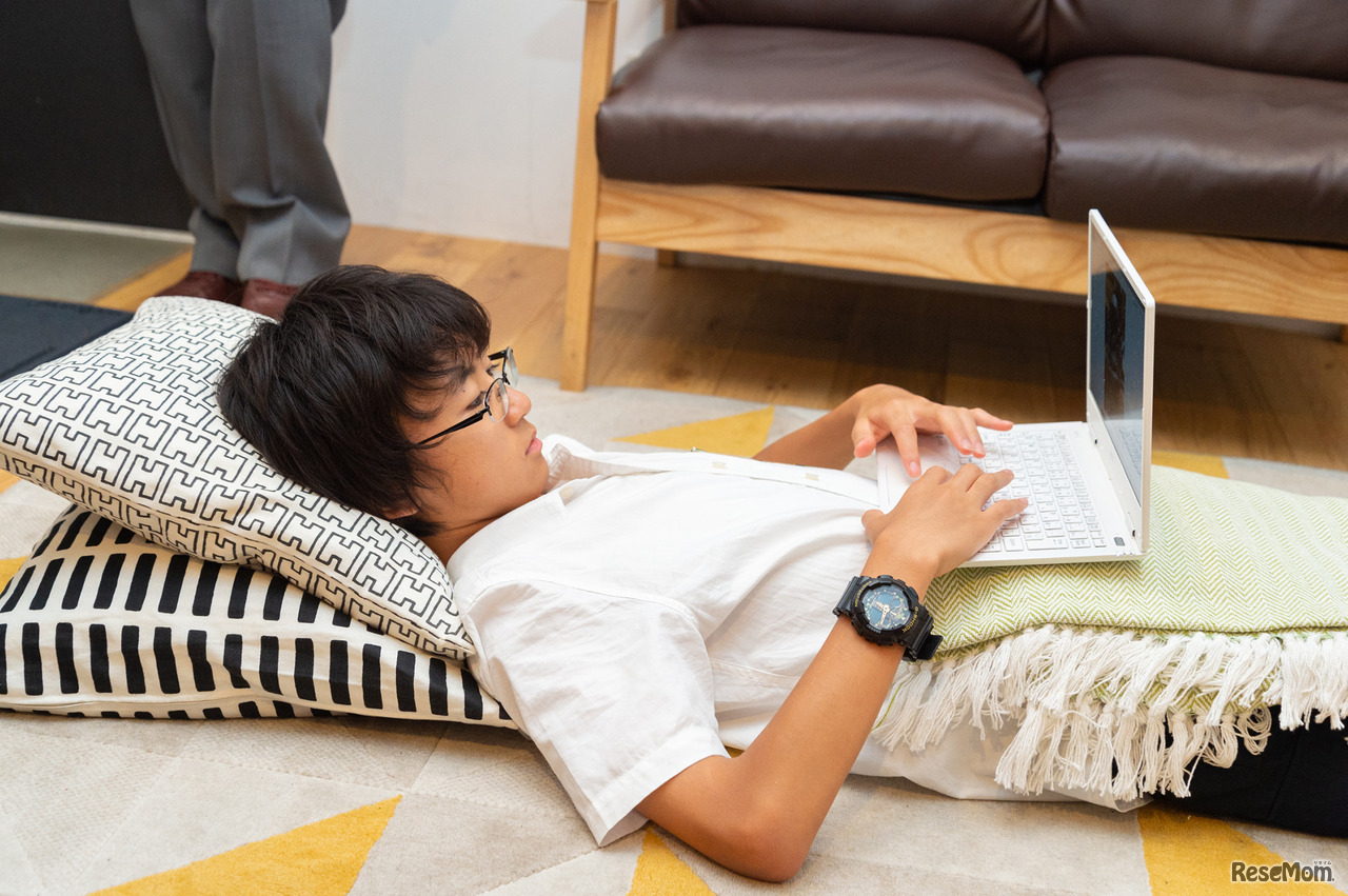 距離は良くても首が痛くなりそう…