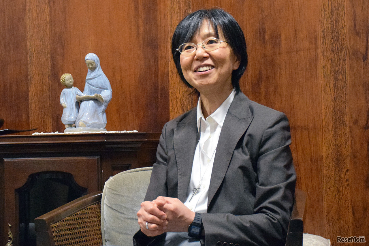 聖心女子学院初等科の大山江理子校長