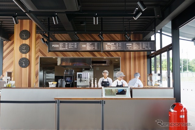 COURSE SIDE PIZZERIA-GRAN VIEW-