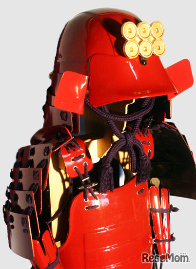 プラ素材甲冑の着付体験