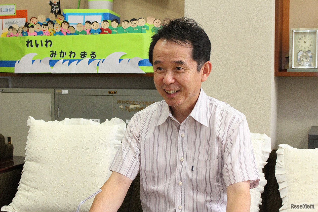 三河小学校の古川光弘校長校