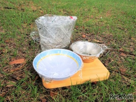 食器にラップを貼って節水