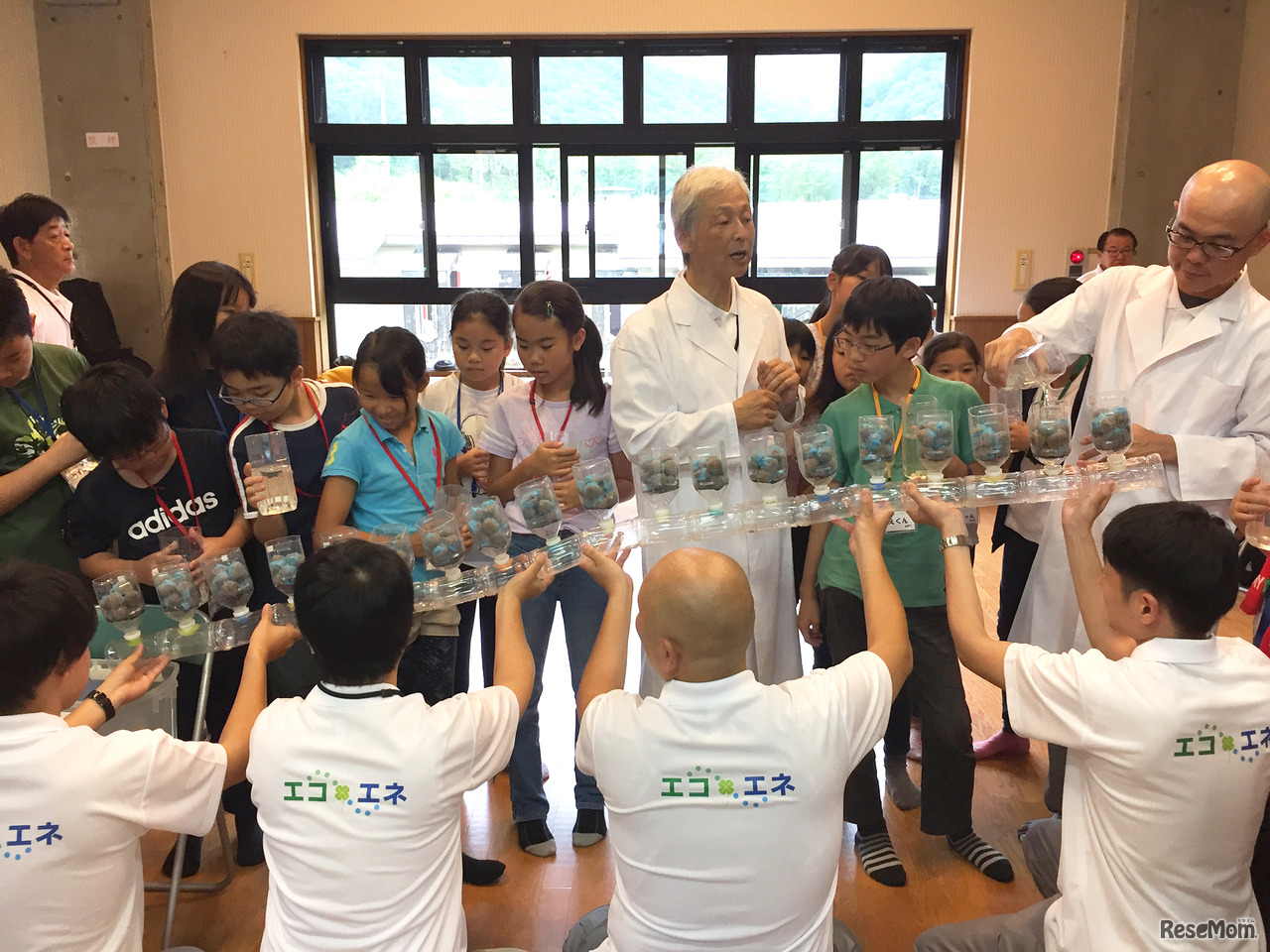 みんなの水を集めて…