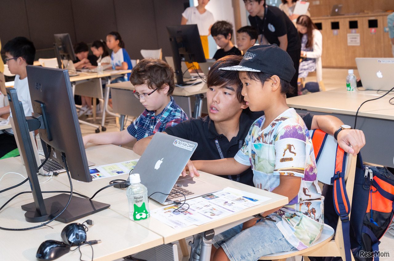 わからないことがあっても、メンターのお兄さんが丁寧に教えてくれる