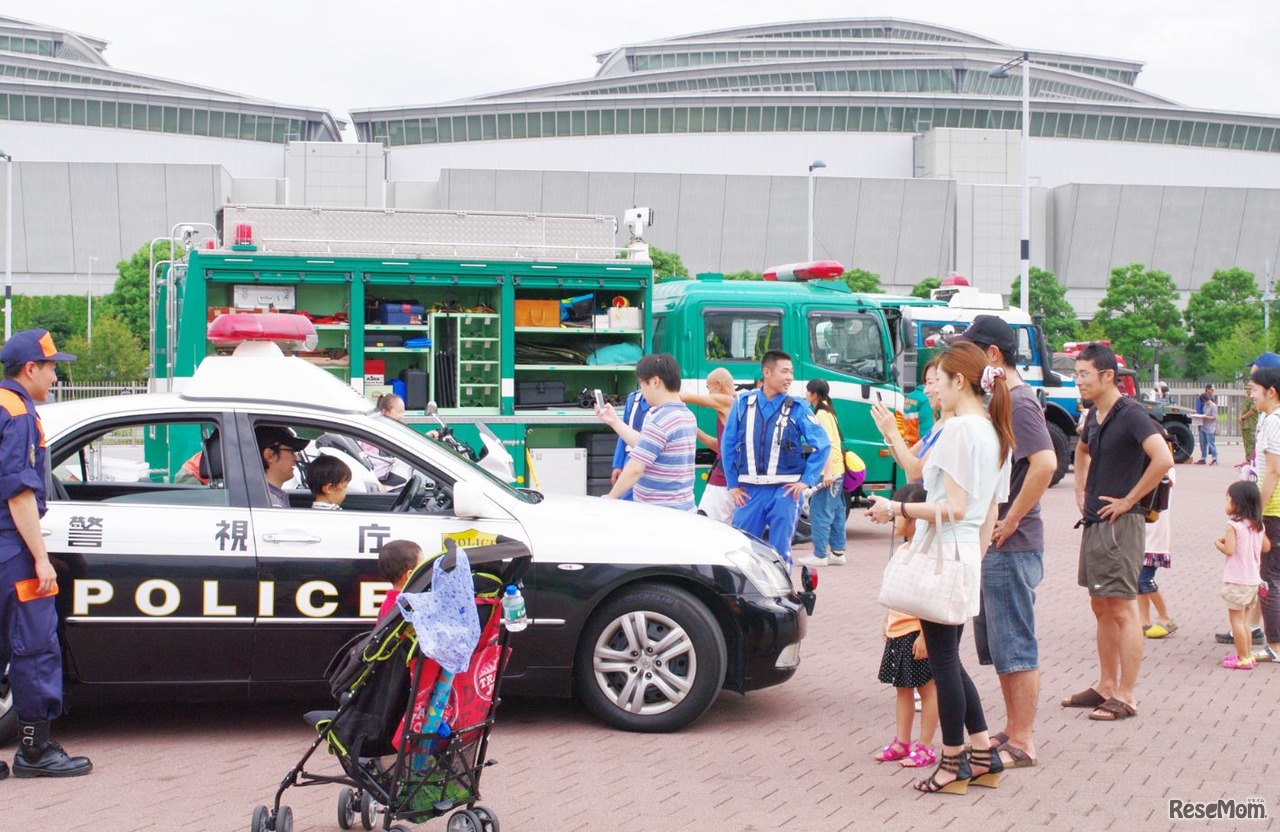 過去の開催風景（展示車両の内容は毎年異なる）
