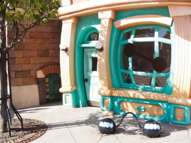 長時間長蛇の列を回避！(C) Disney