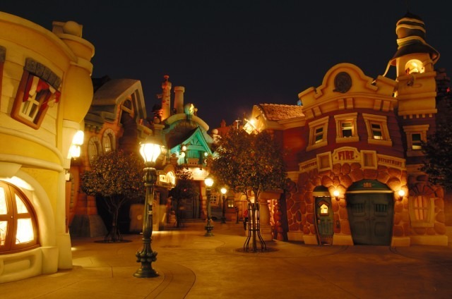 長時間長蛇の列を回避！(C) Disney