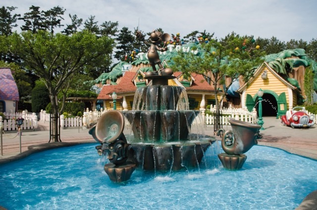 長時間長蛇の列を回避！(C) Disney