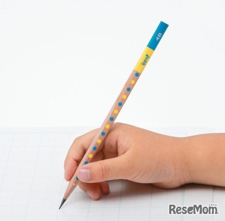 イッポしっかりもてるかきかたえんぴつ