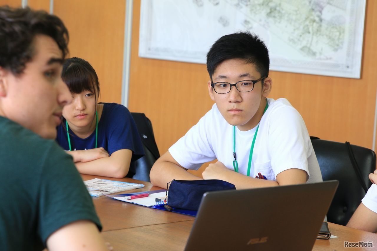 過去のHLABサマースクールのようす