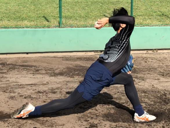 アシックス、着て投げるだけで野球の投球フォームを評価するウエアを共同開発