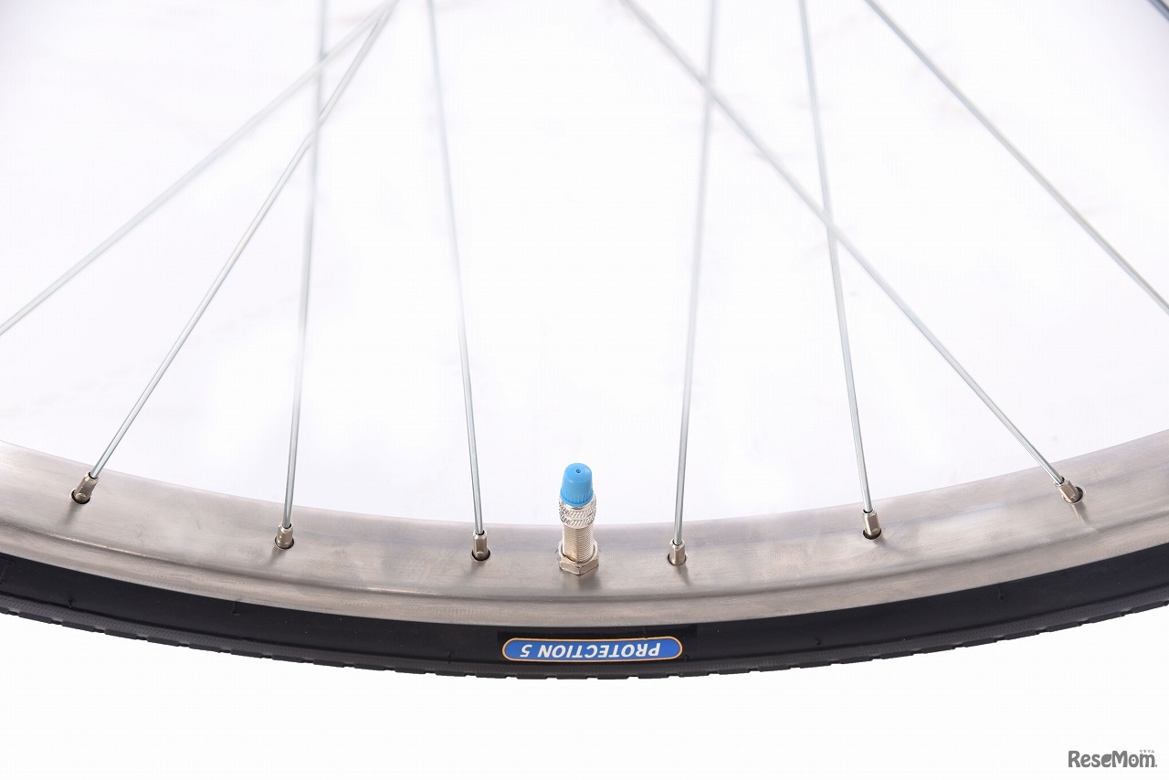 スーパーバルブ、5mm厚耐パンクタイヤ、丈夫なステンレス製リム