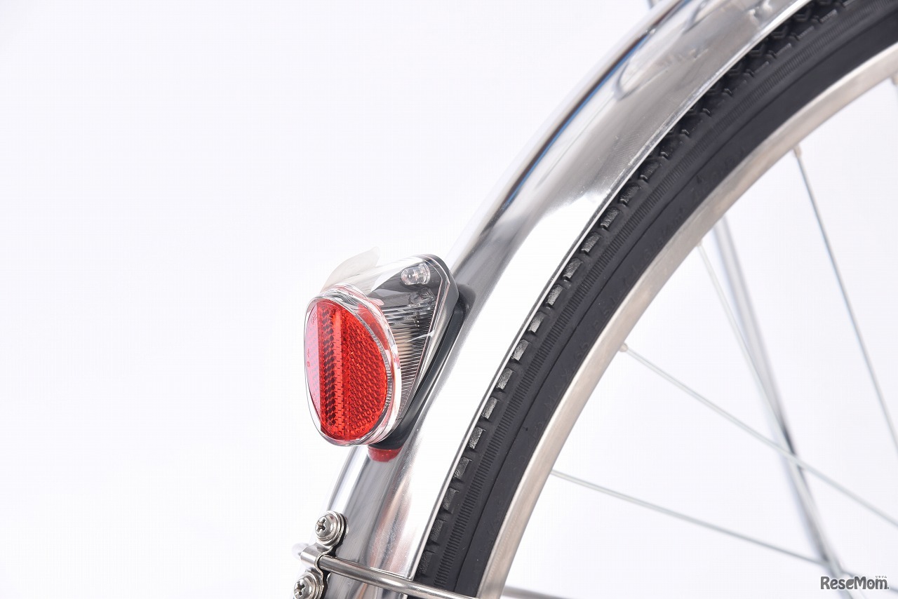 ソーラーテールランプ、丈夫なステンレス製泥よけ