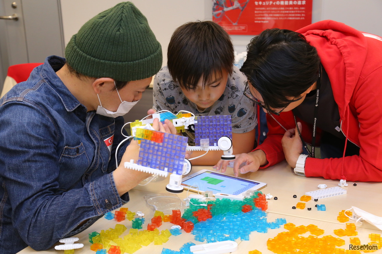 動きとプログラミングを確認し、トライ＆エラーを繰り返す