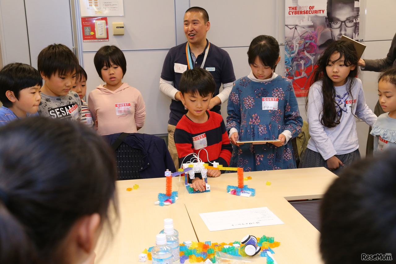 「雑巾がけロボット」