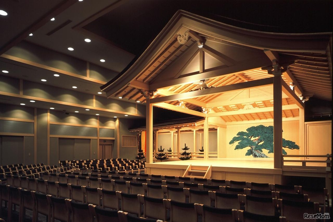 セルリアンタワー能楽堂