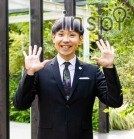 朝日大学保健医療学部准教授、早稲田大学国際情報通信研究センター招聘研究員。国立大学法人総合研究大学院大学文化科学研究科博士課程修了後、文部科学省所管独立行政法人メディア教育開発センター研究開発部助教などを経て現職。スポーツやビジネス、日常生活で使われるオノマトペの効果について多角的に研究し、テレビやラジオ、講演などを通じて普及に努めている。著書に『運動能力がアップする「声の魔法」』（くもん出版）、『脳と体の動きが一変する秘密の「かけ声」』（青春出版社）など多数。