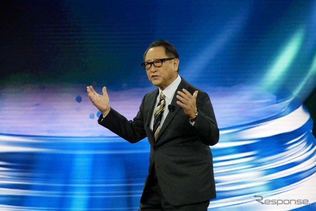 Woven Cityについて説明する豊田章男社長