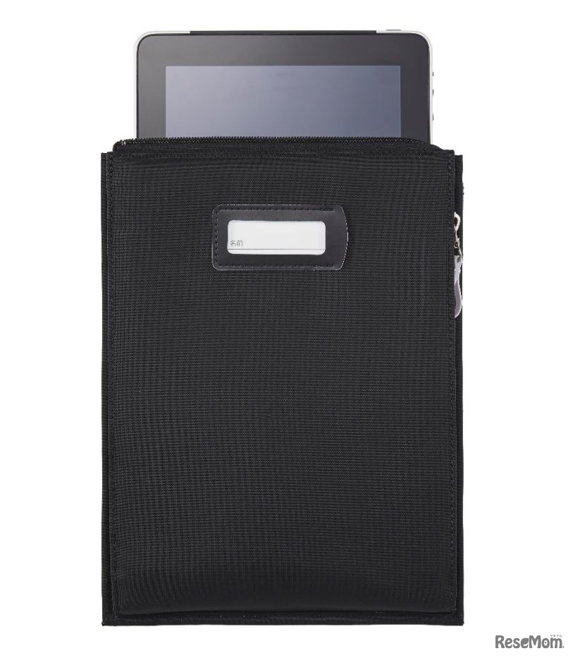 「トップバリュ セレクト かるすぽ みらいポケット タブレットケース付モデル」のタブレット収納ケース