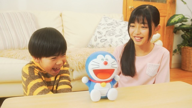 「キミだけのともだち ドラえもん with U」 希望小売価格：19,800円（税抜き）（C）ＴＯＭＹ（C）Fujiko-Pro,Shogakukan,TV-Asahi,Shin-ei,and ADK