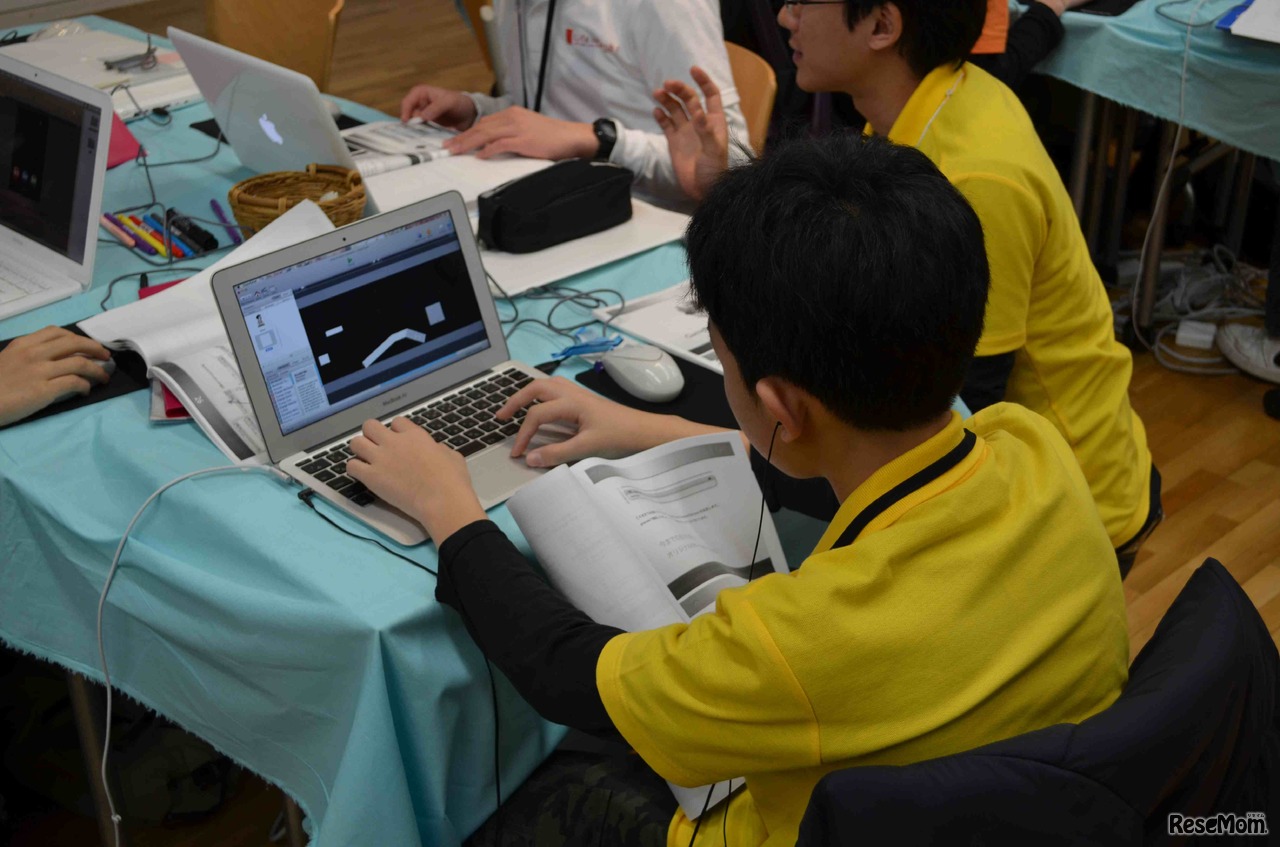 ゲームデザインコース、オリジナルゲーム作成中