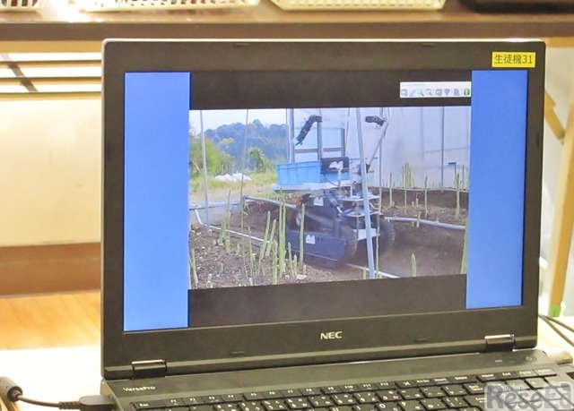 農業が自動化されているようすを動画で視聴