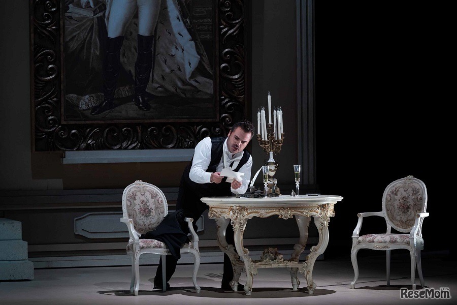 オペラ「エウゲニ・オネーギン」（写真：寺司正彦）