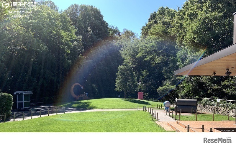 ミュージアムオリジナルかべがみ　(c) FUJIKOMUSEUM