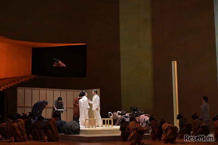 新国立劇場「蝶々夫人」より　撮影：寺司正彦