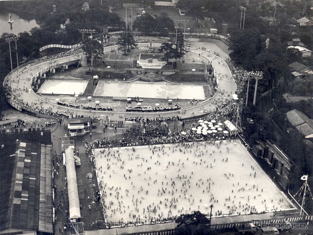 1965年頃の流れるプール