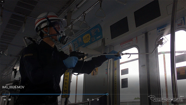 車内に銀イオン系抗菌コート剤を吹き付け