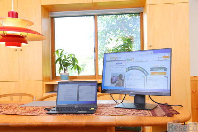 家庭のリビングやダイニングにモニターが1台あると親子で気軽に使えて便利