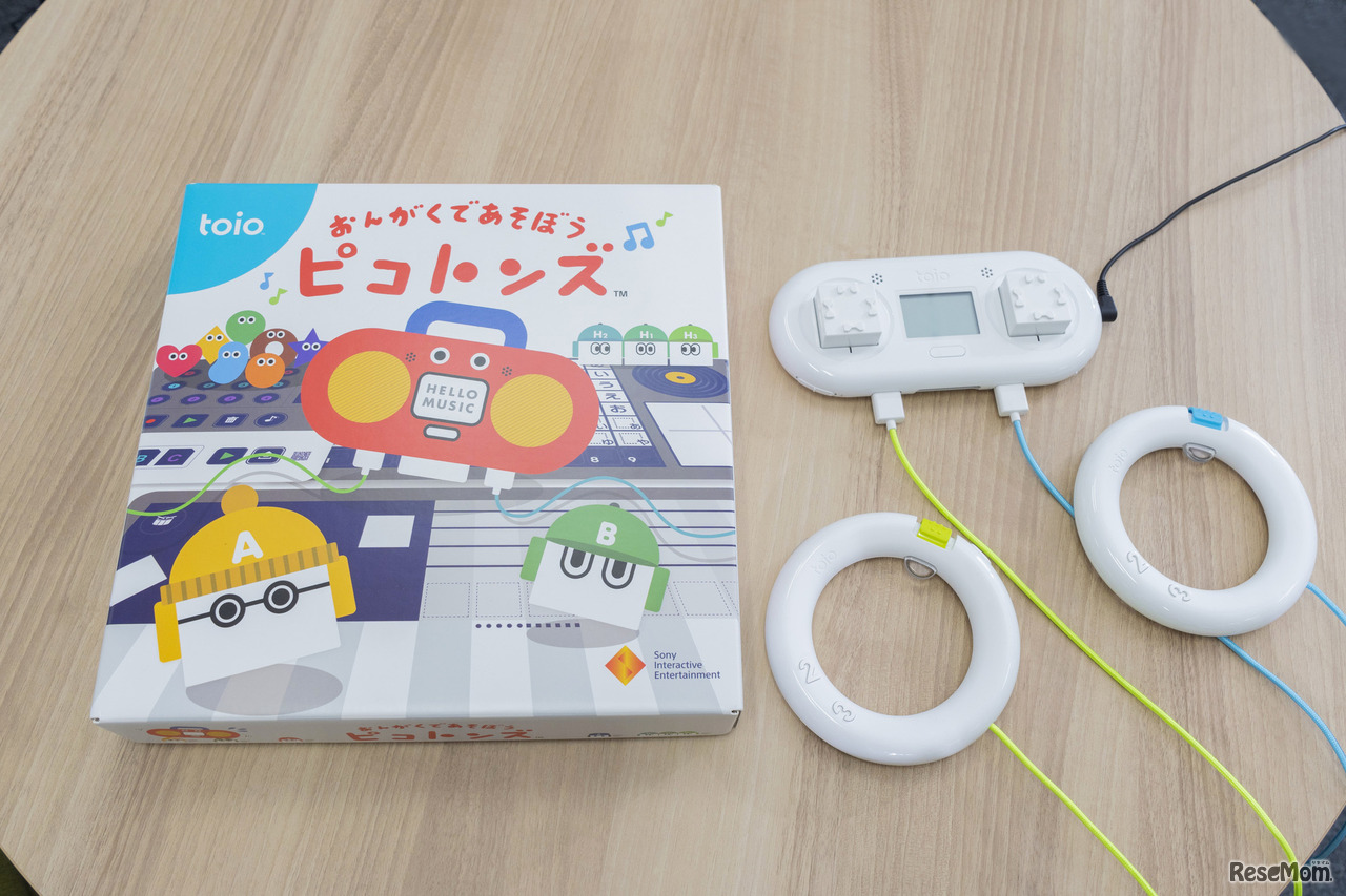 toioの本体と「おんがくであそぼう ピコトンズ」