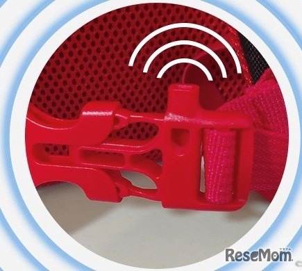 バックル部分が笛になっている