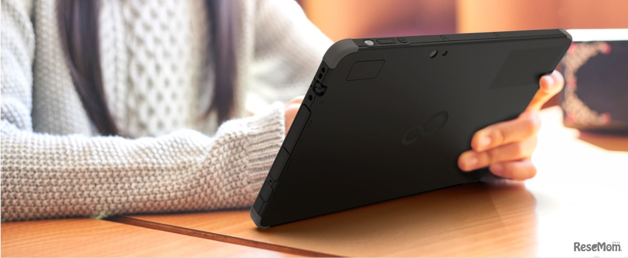 「arrows Tab EH」の使用イメージ