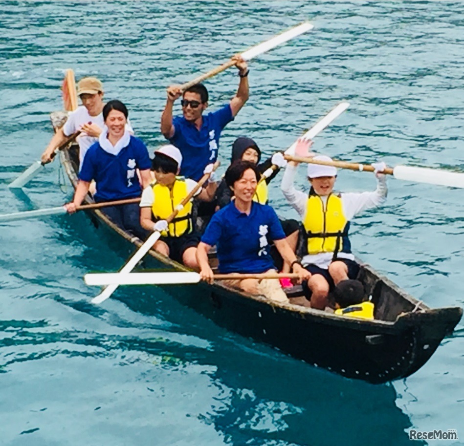 舟こぎ大会のようす