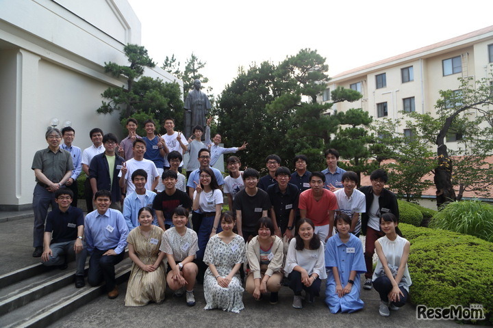 過去に開催されたリーダー夏合宿の模様