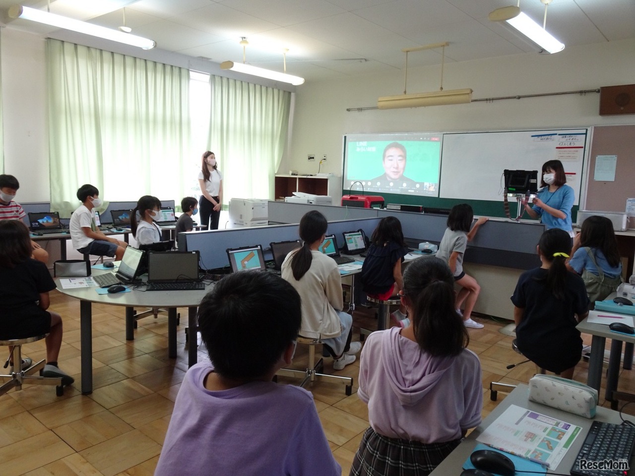 LINEみらい財団は2020年9月17日、東京都八王子市松が谷小学校にてプログラミング出前授業を行った