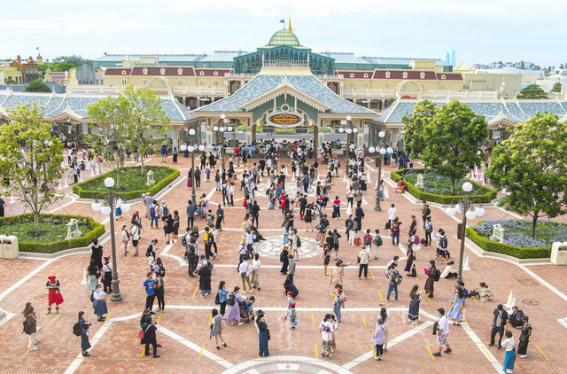 再開した東京ディズニーランド(C) Disney